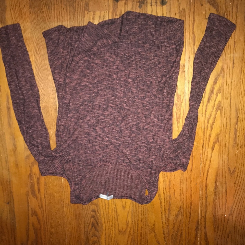 No shoulder long sleeve top